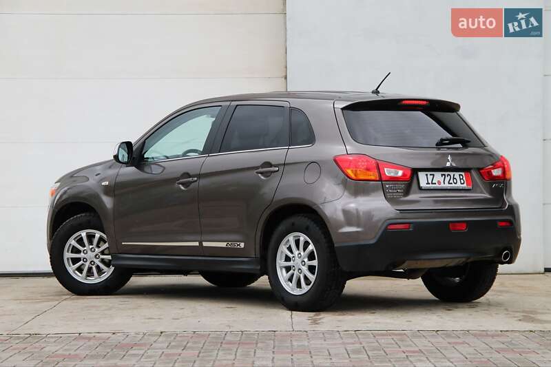 Позашляховик / Кросовер Mitsubishi ASX 2012 в Сарнах
