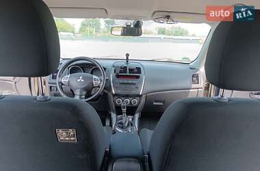 Внедорожник / Кроссовер Mitsubishi ASX 2010 в 