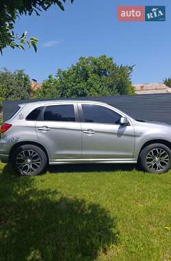 Внедорожник / Кроссовер Mitsubishi ASX 2011 в 