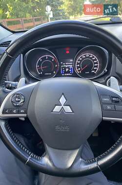 Внедорожник / Кроссовер Mitsubishi ASX 2013 в 