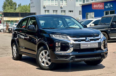 Внедорожник / Кроссовер Mitsubishi ASX 2019 в 