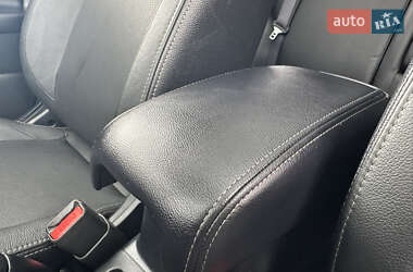 Внедорожник / Кроссовер Mitsubishi ASX 2014 в 