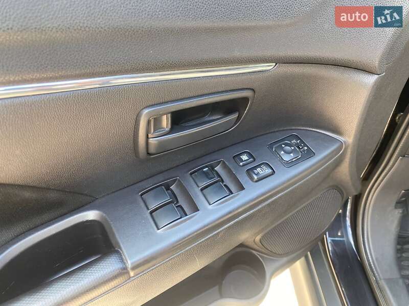 Позашляховик / Кросовер Mitsubishi ASX 2014 в Львові