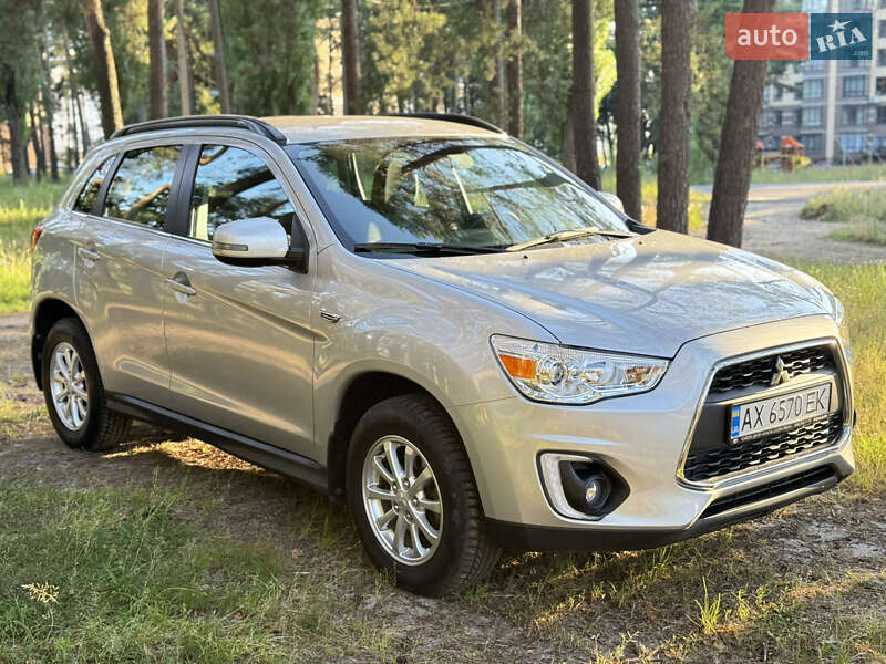 Внедорожник / Кроссовер Mitsubishi ASX 2015 в 