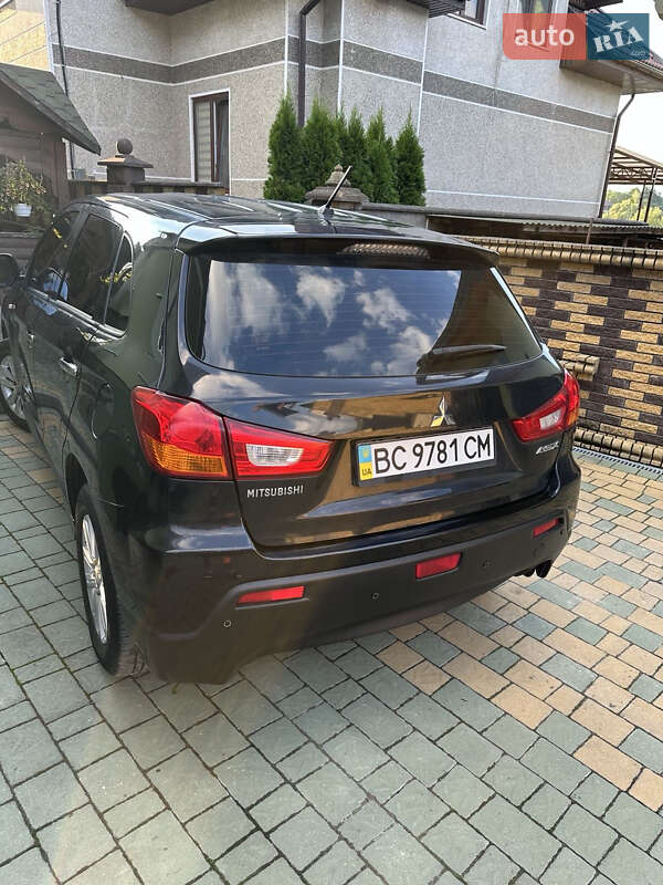 Внедорожник / Кроссовер Mitsubishi ASX 2011 в Новояворовске