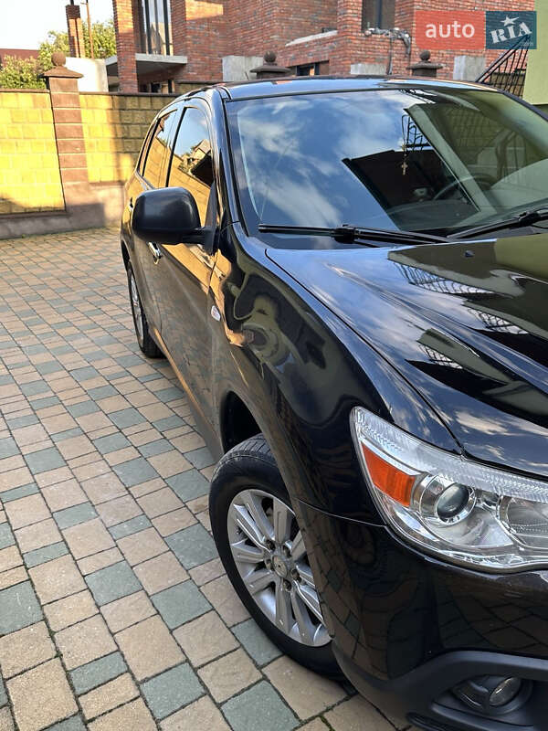 Внедорожник / Кроссовер Mitsubishi ASX 2011 в Новояворовске