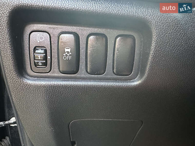 Внедорожник / Кроссовер Mitsubishi ASX 2011 в Новояворовске