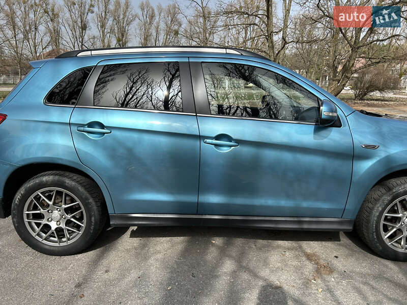 Внедорожник / Кроссовер Mitsubishi ASX 2010 в Славутиче