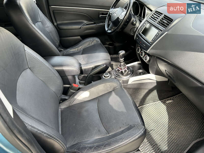 Внедорожник / Кроссовер Mitsubishi ASX 2010 в Славутиче