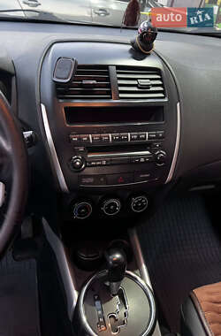 Внедорожник / Кроссовер Mitsubishi ASX 2011 в 