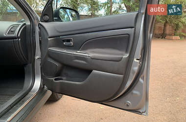 Внедорожник / Кроссовер Mitsubishi ASX 2013 в 