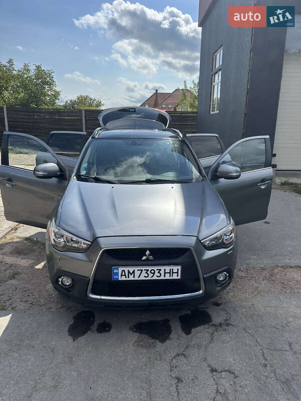 Внедорожник / Кроссовер Mitsubishi ASX 2011 в Овруче