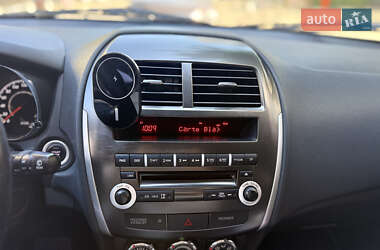 Внедорожник / Кроссовер Mitsubishi ASX 2012 в 