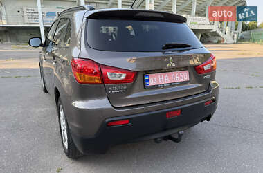Внедорожник / Кроссовер Mitsubishi ASX 2011 в 