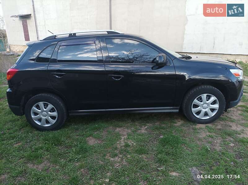 Позашляховик / Кросовер Mitsubishi ASX 2010 в Чернівцях