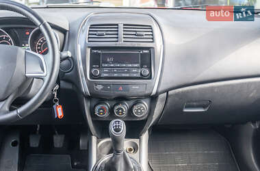 Внедорожник / Кроссовер Mitsubishi ASX 2014 в 
