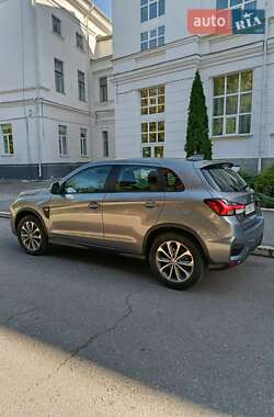 Внедорожник / Кроссовер Mitsubishi ASX 2021 в 