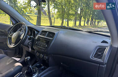 Внедорожник / Кроссовер Mitsubishi ASX 2015 в 