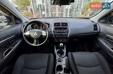 Внедорожник / Кроссовер Mitsubishi ASX 2012 в 