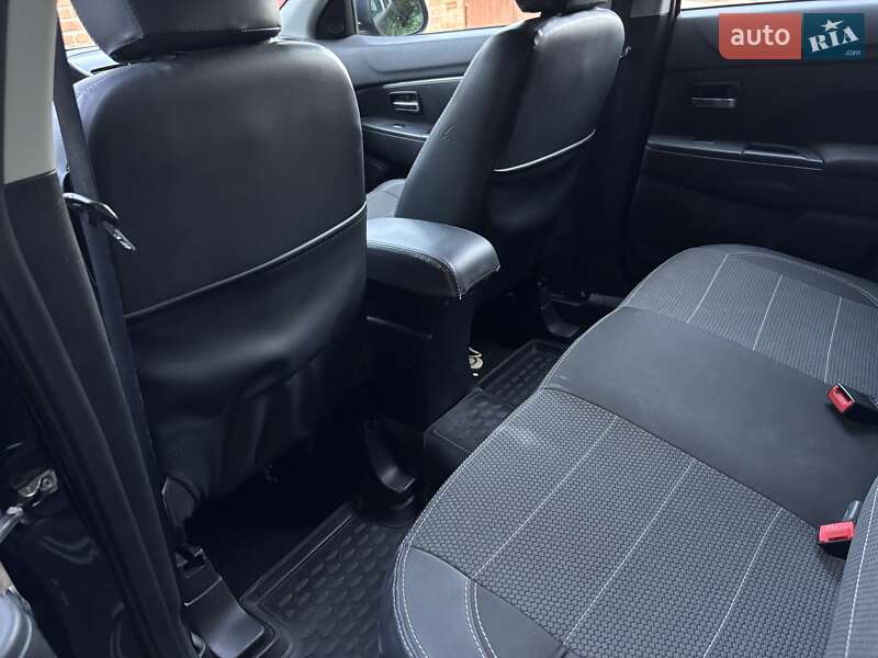 Внедорожник / Кроссовер Mitsubishi ASX 2010 в Ромнах
