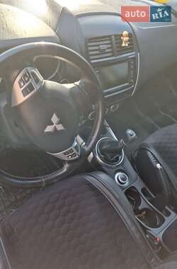 Внедорожник / Кроссовер Mitsubishi ASX 2010 в 