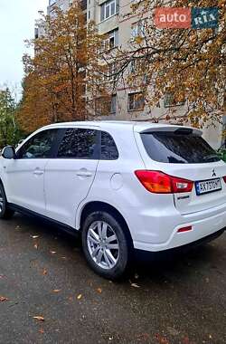Внедорожник / Кроссовер Mitsubishi ASX 2012 в 