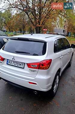Внедорожник / Кроссовер Mitsubishi ASX 2012 в 