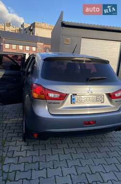 Внедорожник / Кроссовер Mitsubishi ASX 2015 в 