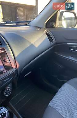 Внедорожник / Кроссовер Mitsubishi ASX 2015 в 