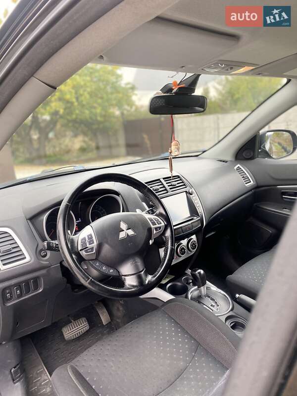 Позашляховик / Кросовер Mitsubishi ASX 2011 в 