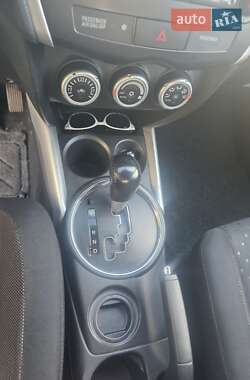 Внедорожник / Кроссовер Mitsubishi ASX 2010 в 