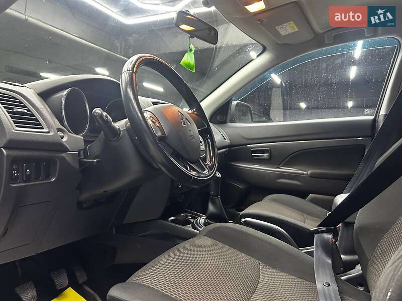 Внедорожник / Кроссовер Mitsubishi ASX 2017 в Черновцах