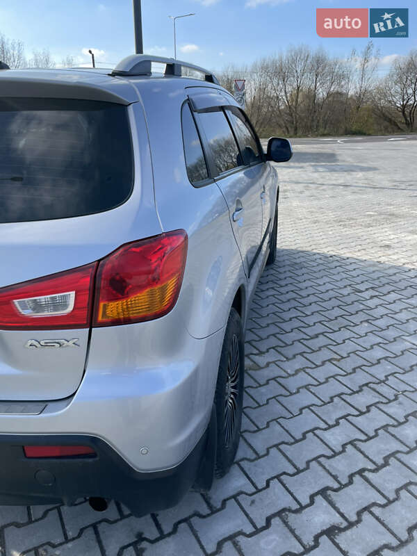 Позашляховик / Кросовер Mitsubishi ASX 2010 в Турійську