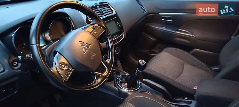 Внедорожник / Кроссовер Mitsubishi ASX 2015 в Луцке