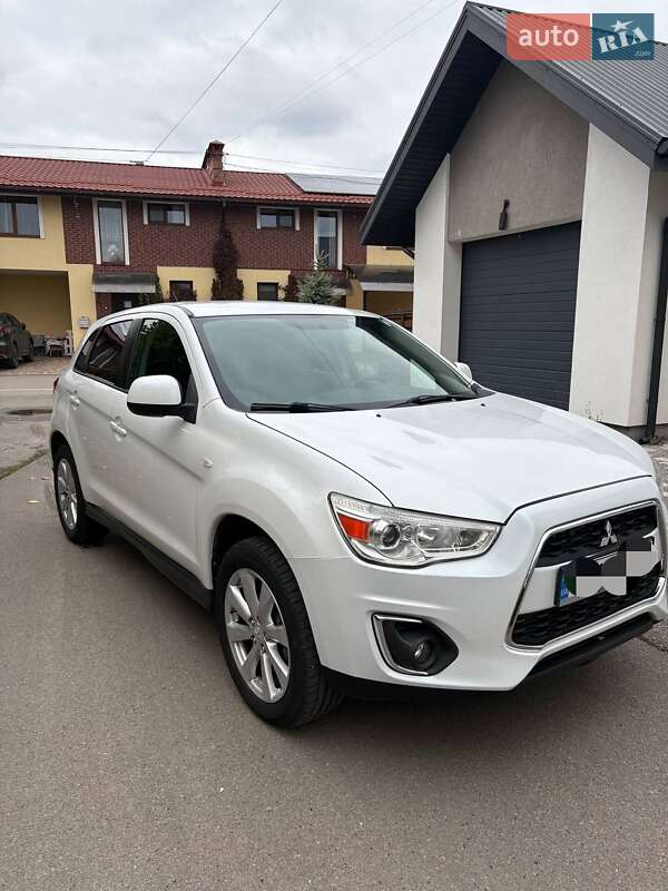 Позашляховик / Кросовер Mitsubishi ASX 2015 в Сумах