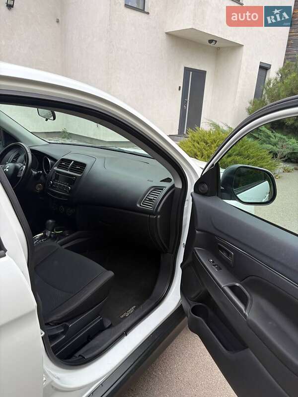 Позашляховик / Кросовер Mitsubishi ASX 2015 в Сумах