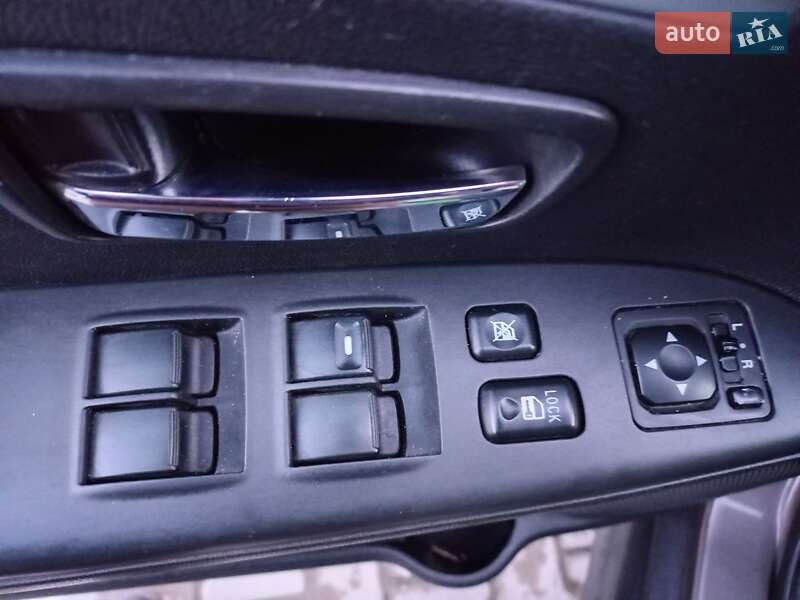 Внедорожник / Кроссовер Mitsubishi ASX 2012 в Тернополе