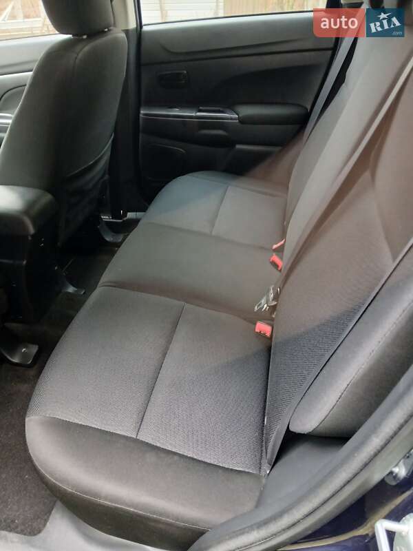 Позашляховик / Кросовер Mitsubishi ASX 2012 в Чернівцях