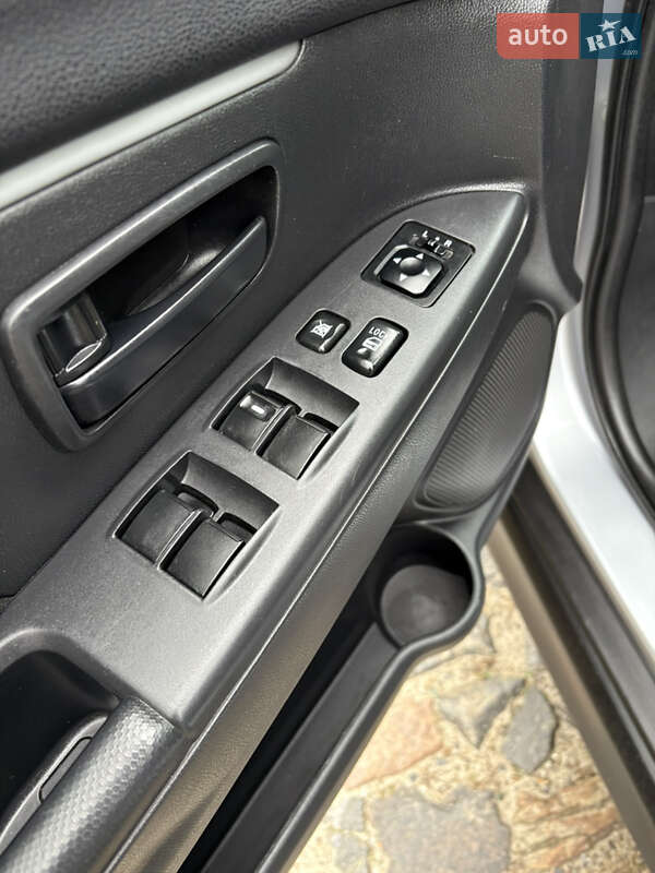 Позашляховик / Кросовер Mitsubishi ASX 2012 в Охтирці