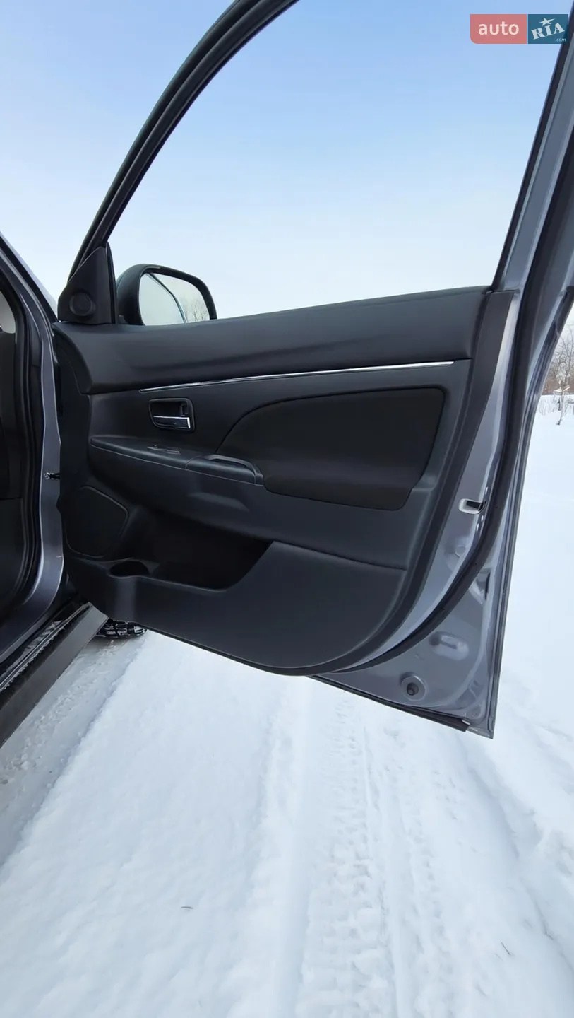 2012 Mitsubishi ASX - мініатюра 12