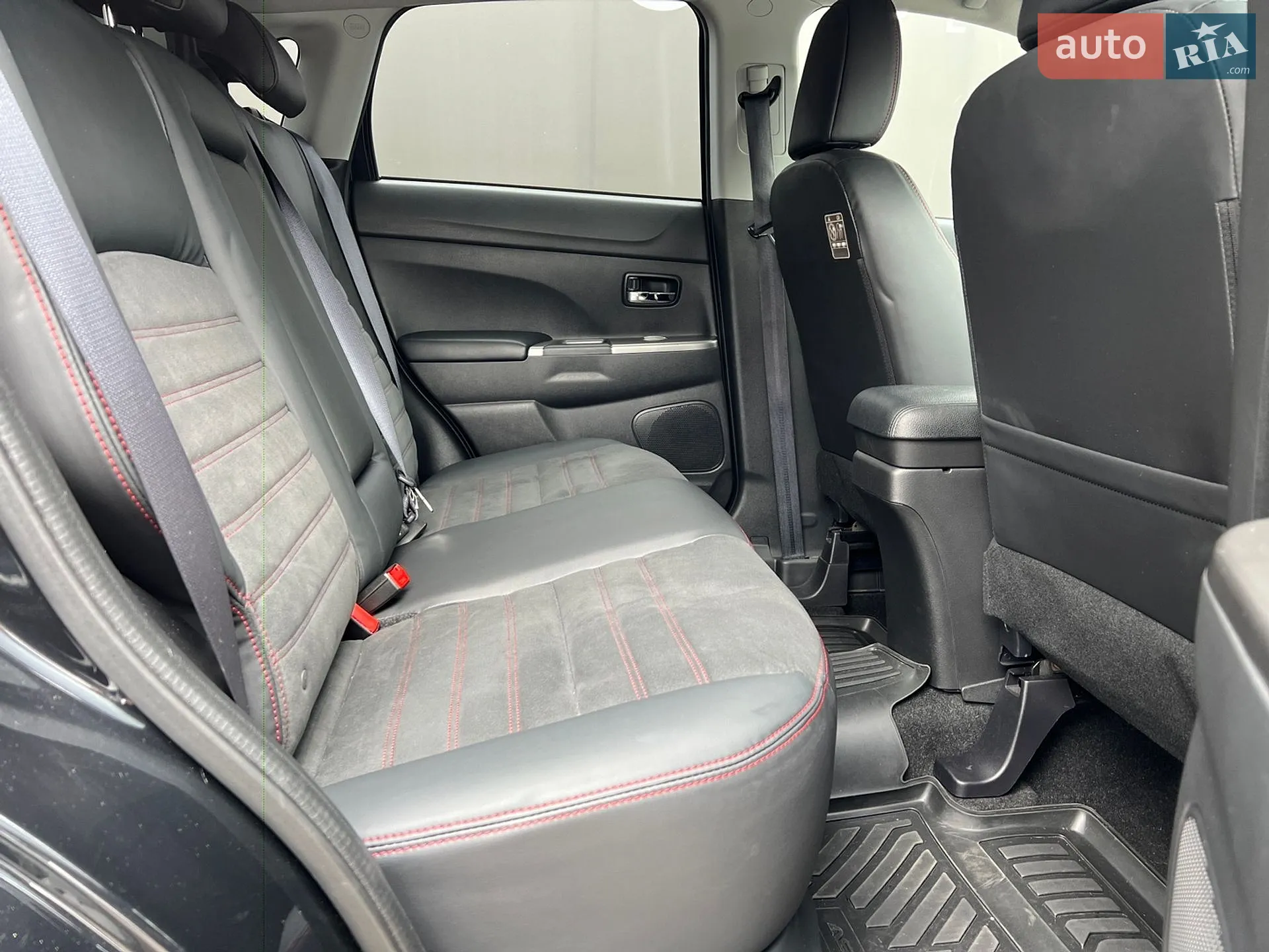 2019 Mitsubishi ASX - мініатюра 23