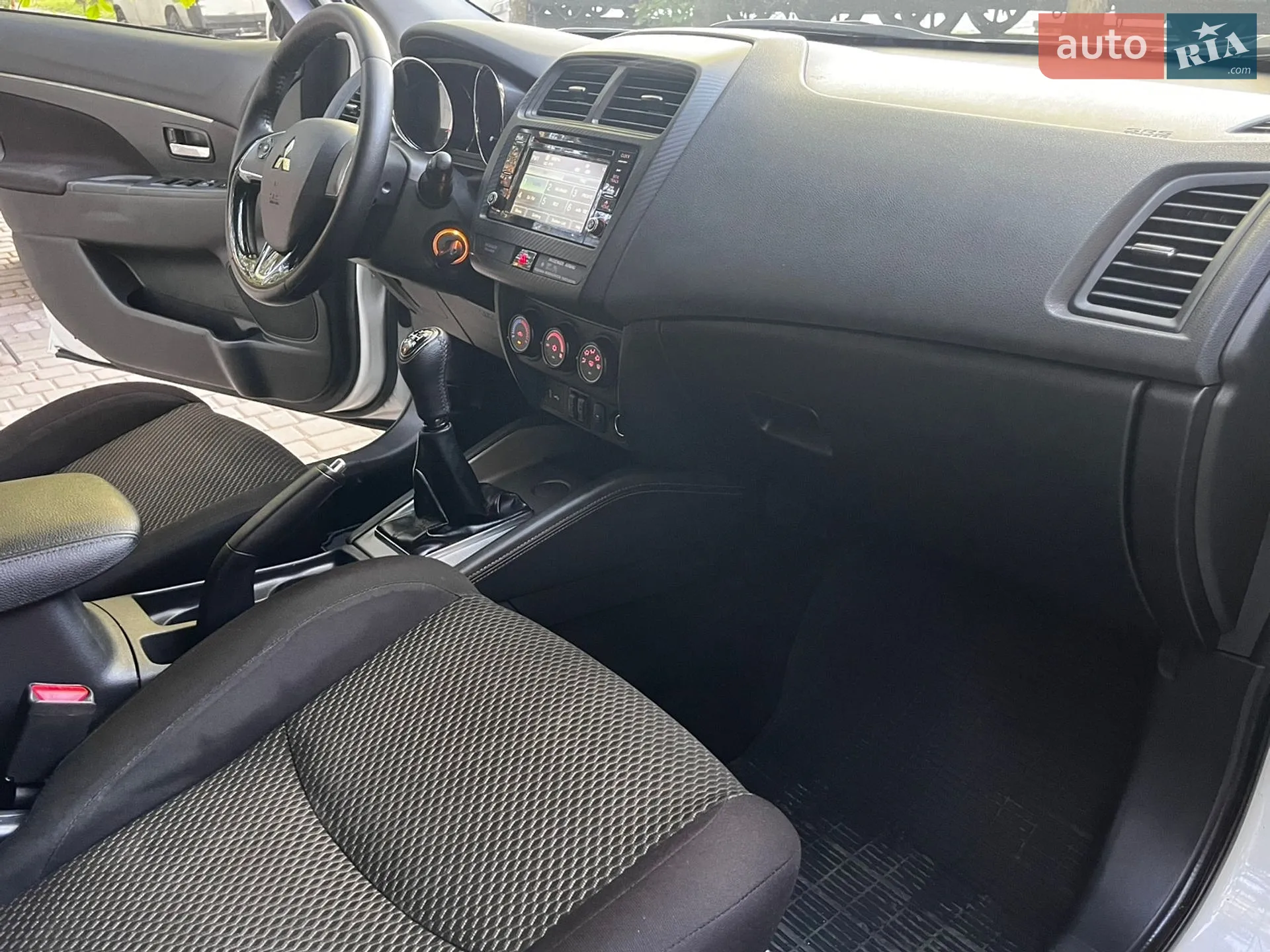 2019 Mitsubishi ASX - мініатюра 32