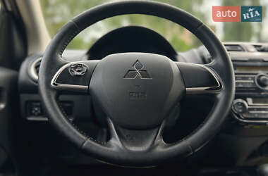 Седан Mitsubishi Attrage 2014 в 