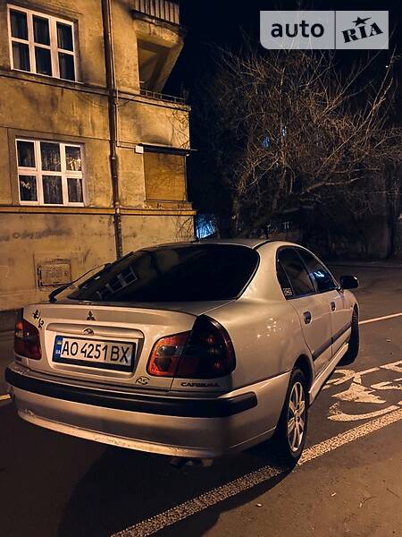 Ліфтбек Mitsubishi Carisma 2001 в Ужгороді