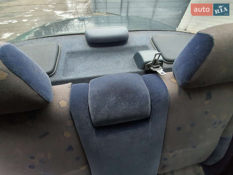 Седан Mitsubishi Carisma 1999 в Дніпрі