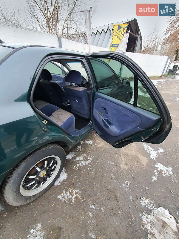 Седан Mitsubishi Carisma 1999 в Дніпрі