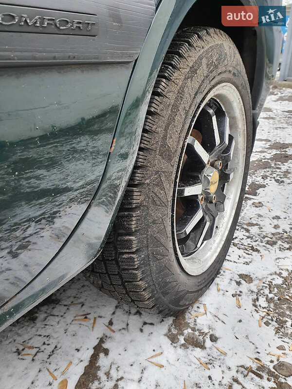 Седан Mitsubishi Carisma 1999 в Дніпрі