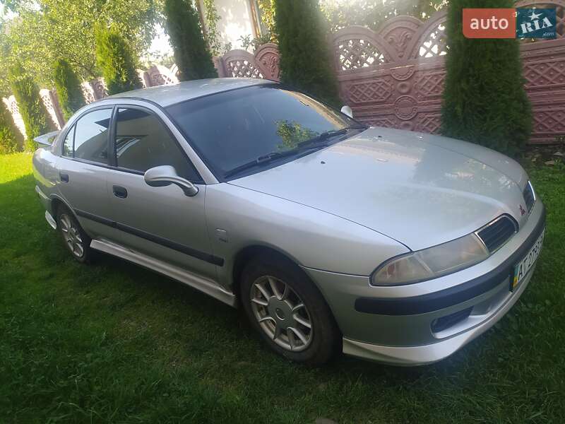 Хэтчбек Mitsubishi Carisma 2000 в Надворной