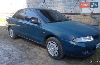 Седан Mitsubishi Carisma 1997 в Киеве