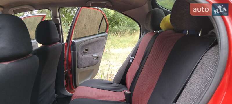 Хэтчбек Mitsubishi Carisma 1999 в Гайсине